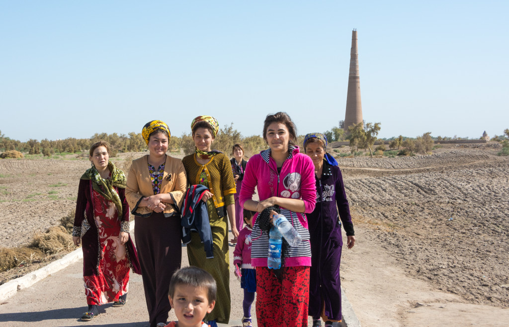 Muslims on pilgramage visiting the Kutlug-Timur Minaret and Turabek Khanym Mausoleum